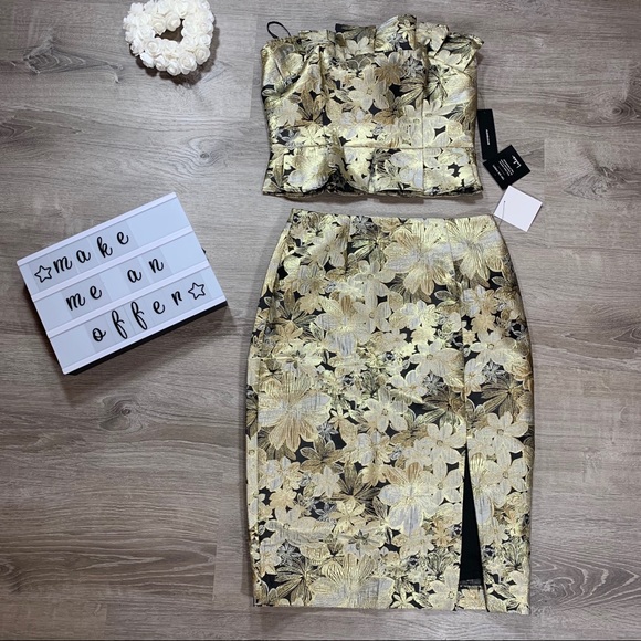 Lulu’s Gold Ruffled two piece dress - Picture 3 of 10